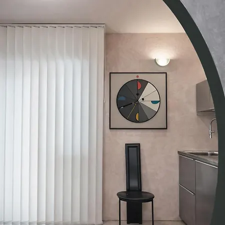La Bauhaus * Ντεζεντσάνο ντελ Γκάρντα